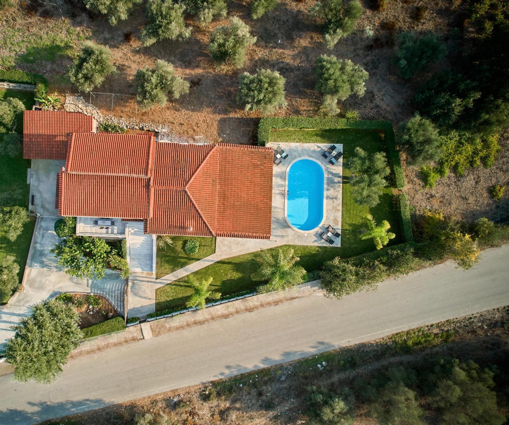 Villa Felenia Vríszesz Kültér fotó